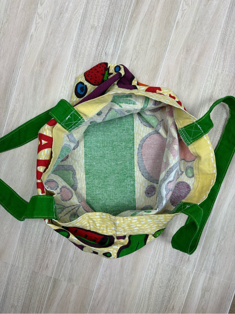 Trader Joe's Vegetable Tote Bag EUC Whimsy American Artistic Playful - Picture 3 of 6